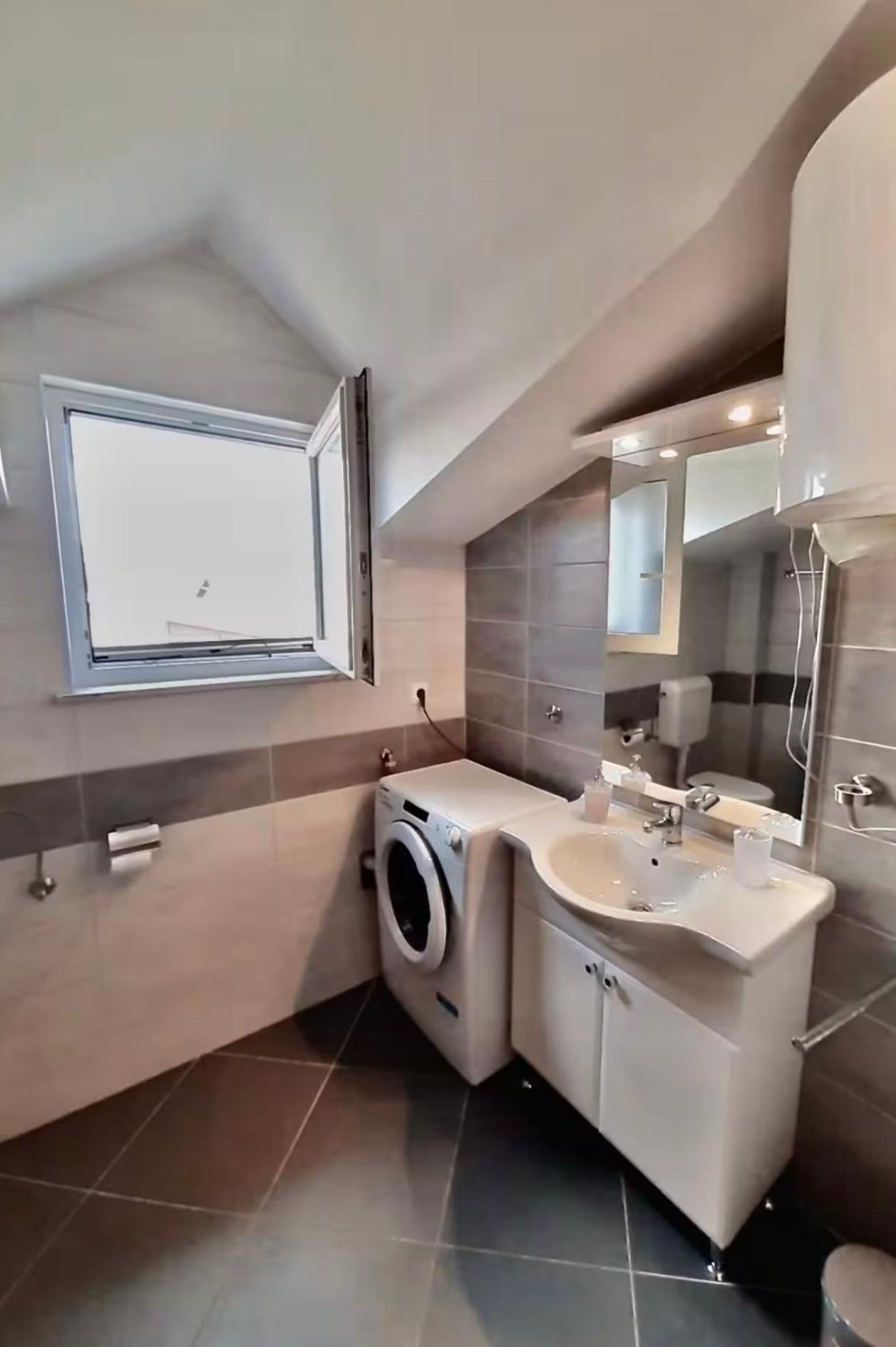 Apartmani Attila Трогір Екстер'єр фото